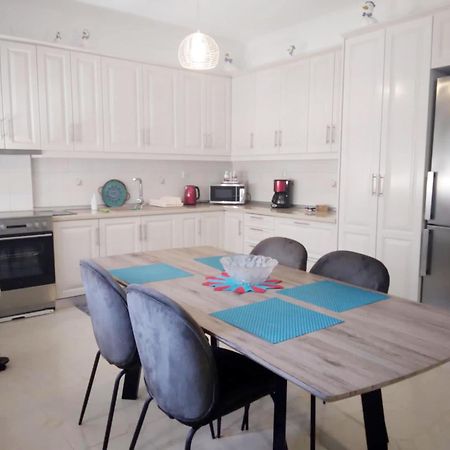 Harbor View Apartment Karpathos Bagian luar foto