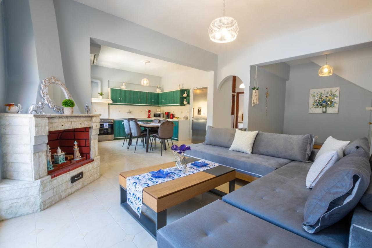 Harbor View Apartment Karpathos Bagian luar foto